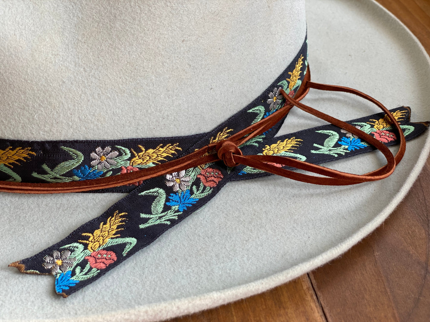 The Periwinkle Western with Pencil Roll